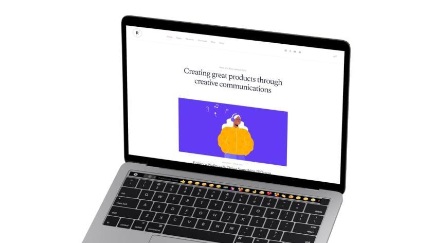 25xt-612259 MinimalLaptopMockupKitz7.jpg