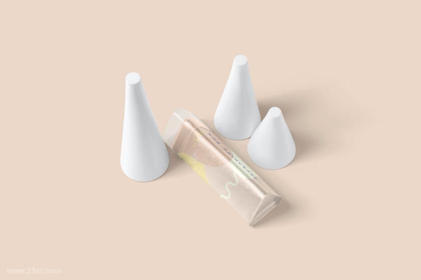 25xt-484615 LongTriangularMetallicPackagingBoxMockupsz5.jpg