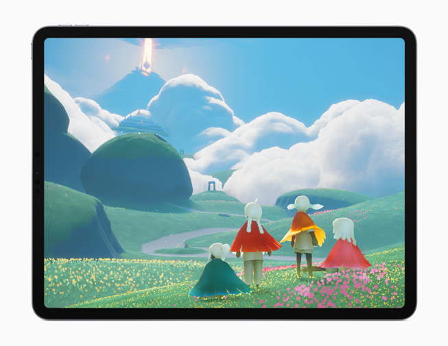 iPad Pro 展示《Sky: Children of the Light》游戲。