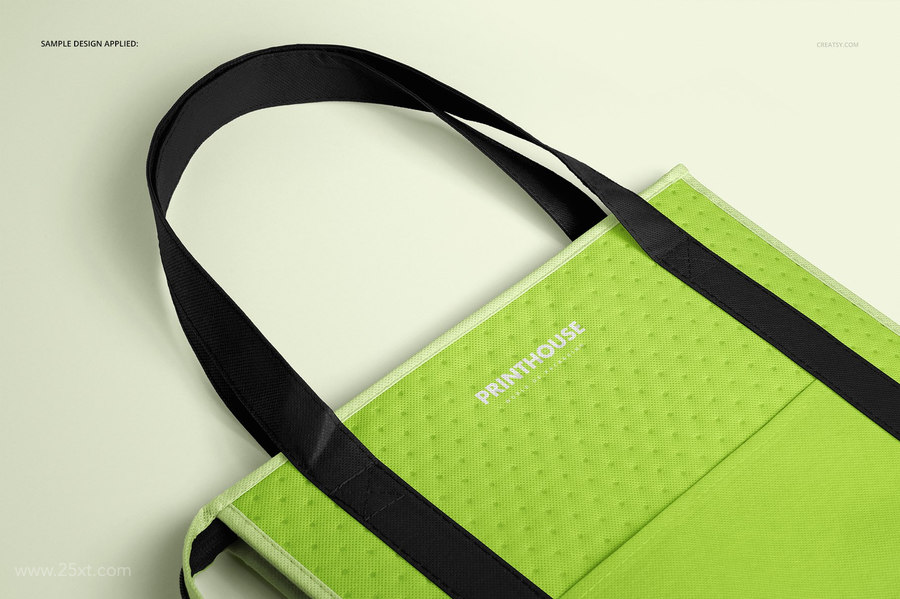 25xt-127268-Therm-O-ToteInsulatedBagMockup 15.jpg