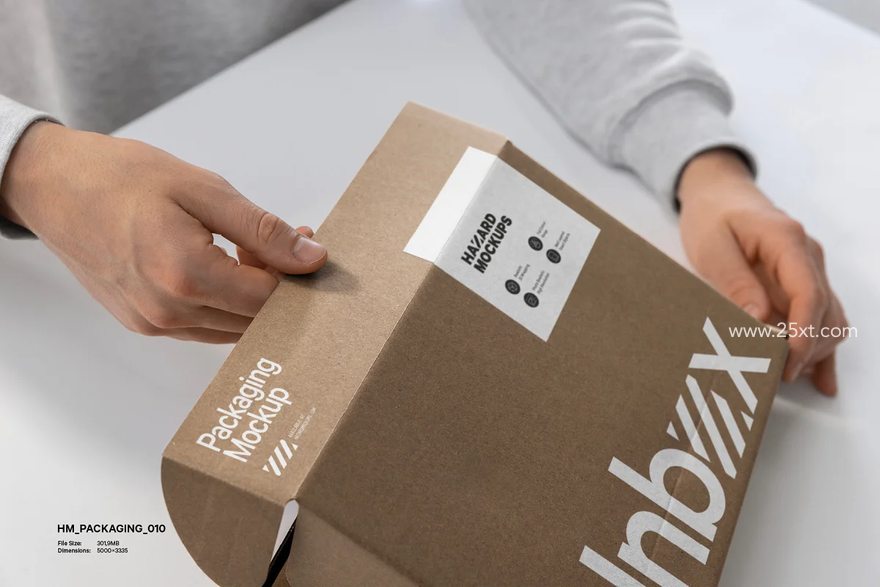 25xt-164973-12x Unboxing Mockup Bundle8.jpg