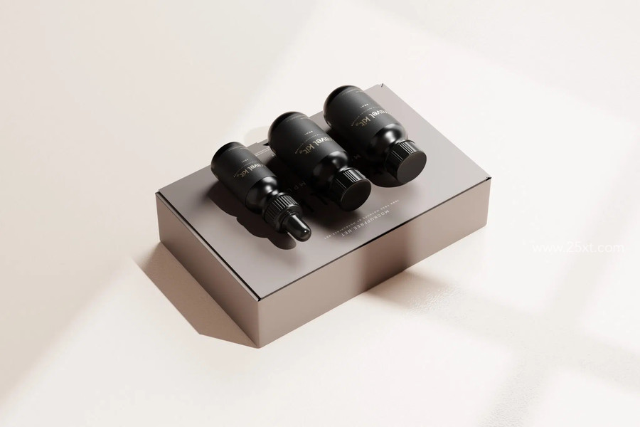 25xt-176110-Cosmetic Travel Kit Mockups8.jpg